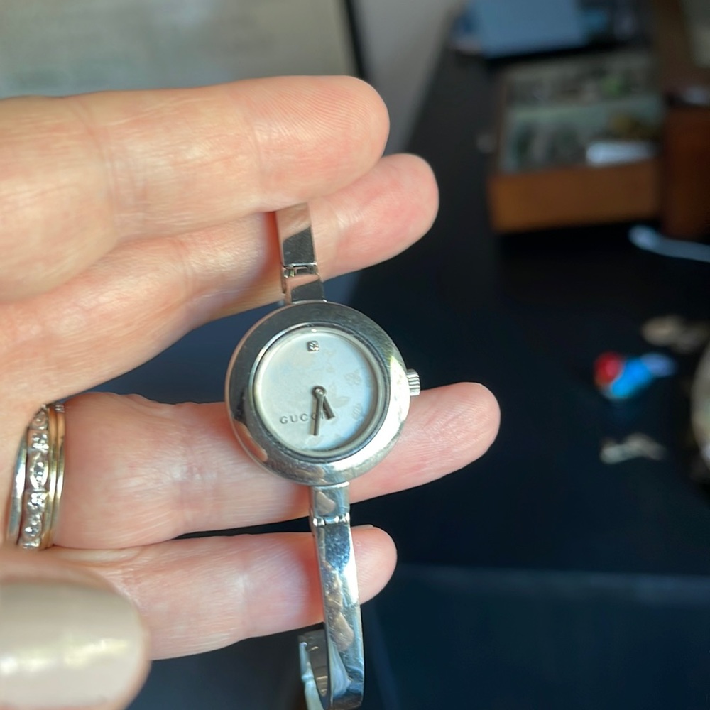 Gucci bangle watch